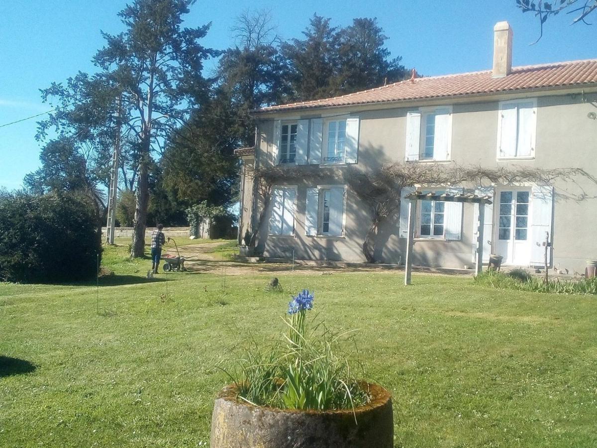Bed and Breakfast Domaine de Seugnac à Pons Extérieur photo