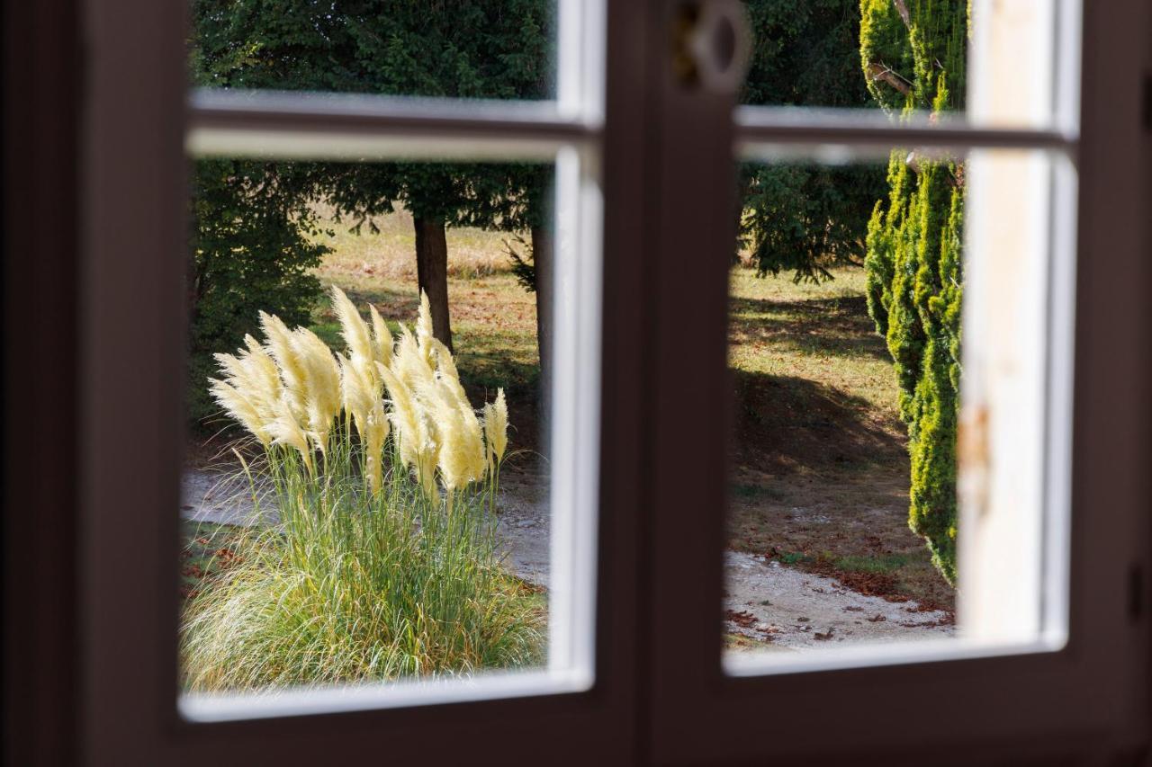 Bed and Breakfast Domaine de Seugnac à Pons Extérieur photo
