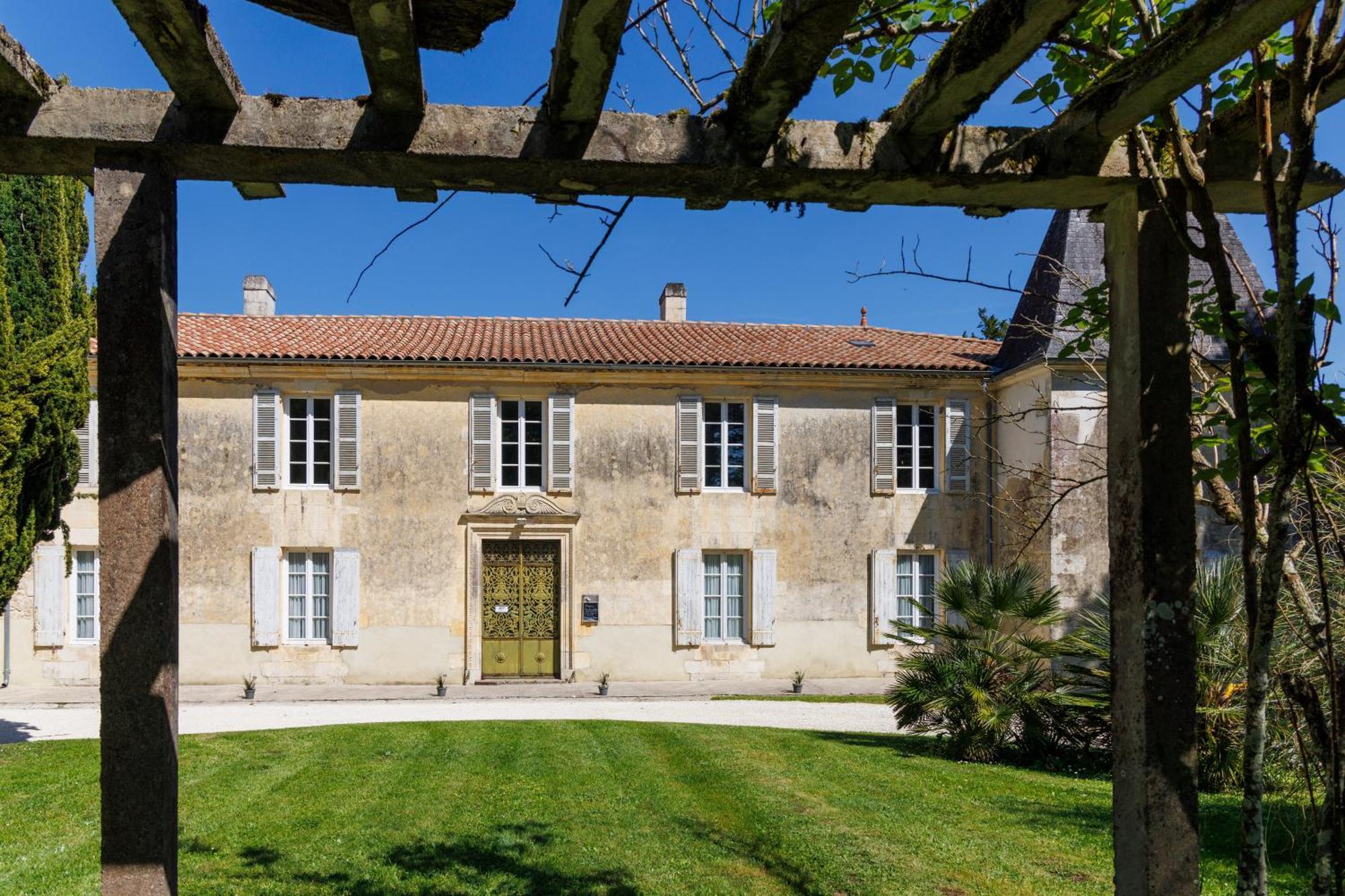 Bed and Breakfast Domaine de Seugnac à Pons Extérieur photo
